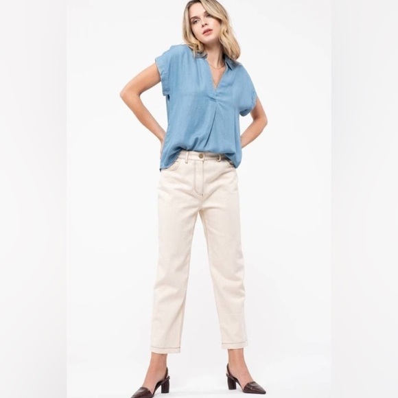 NWT Mine Women’s Chambray Rolled Short Sleeve Back Button Blouse Sz Small, Blue - Picture 6 of 9